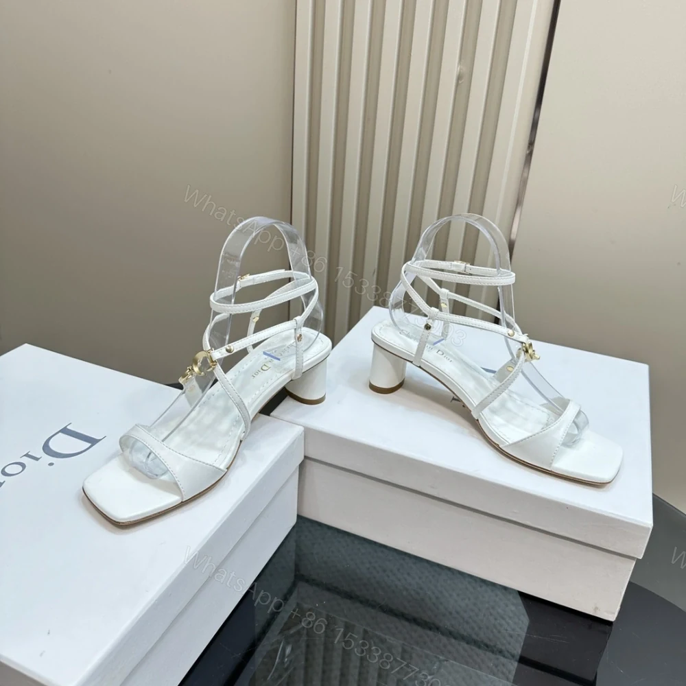 View 5 of 高仿Dior*Cest系列KCU056金屬配飾露趾低跟涼鞋白色4CM免檢版