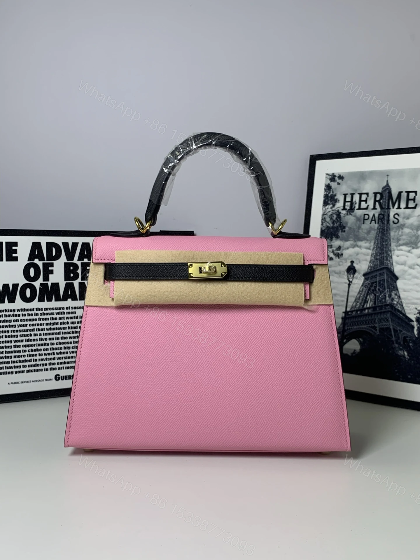 高仿 Hermes Kelly 25 粉色拼黑鎖帶手提包 時尚甜美女包 — view 1
