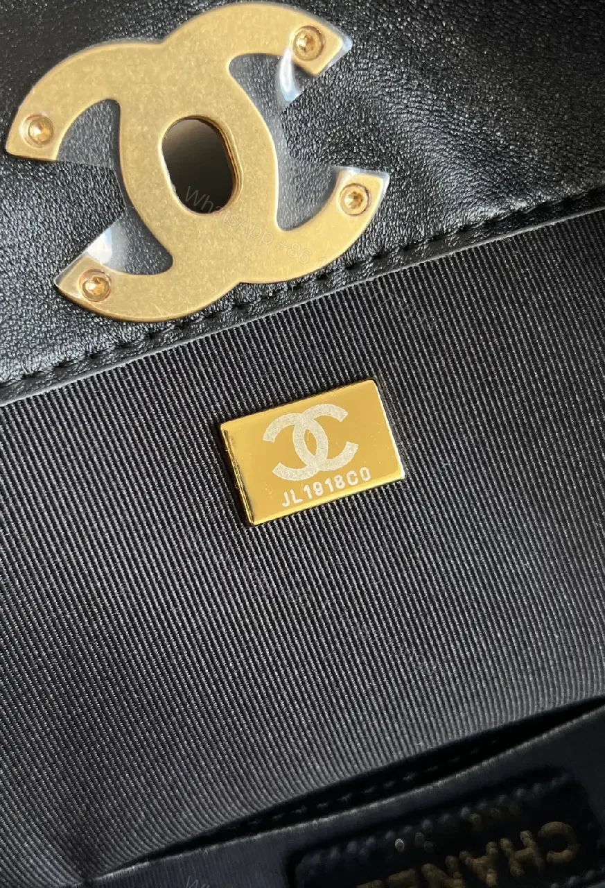 View 3 of Quilted Gold-Chain Shoulder Bag: Elegant Everyday Luxury