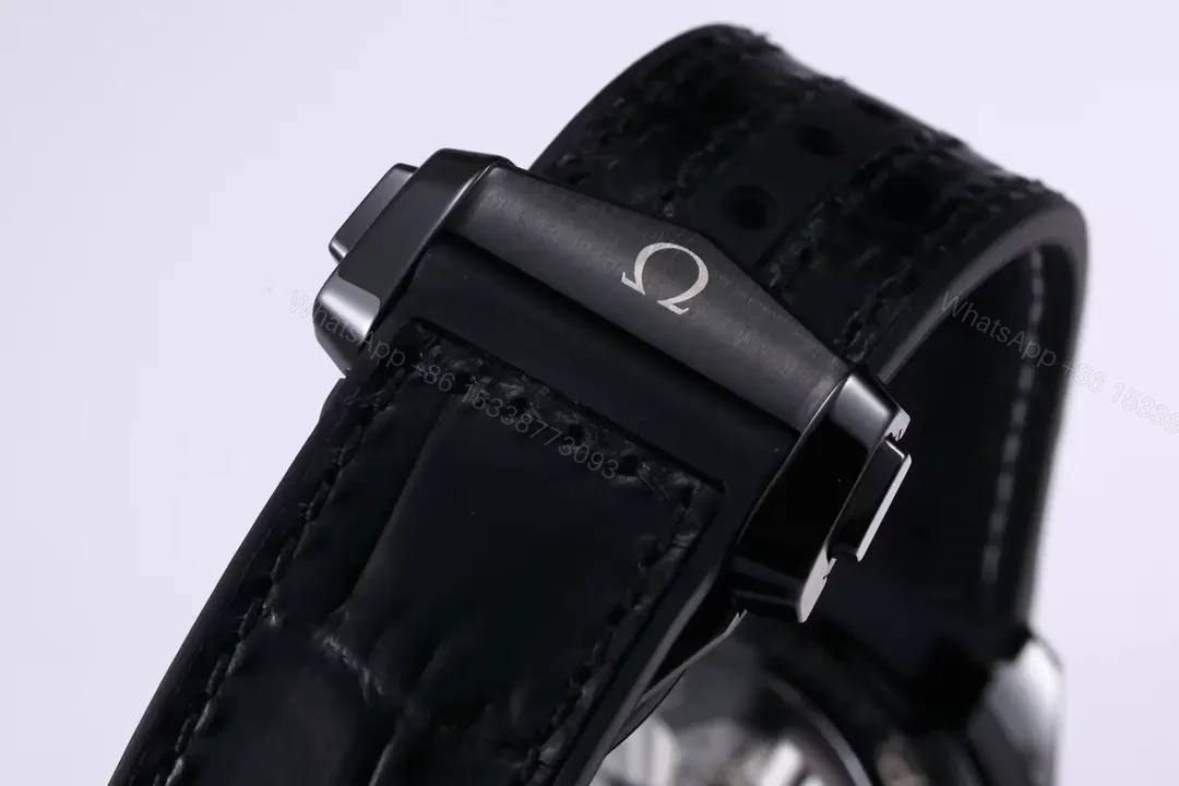 View 9 of Omega Seamaster Diver 300M Master Co-Axial 43 Stainless Steel Sedna Gold Black Dial&Rubber 210.22.42.20.01.002