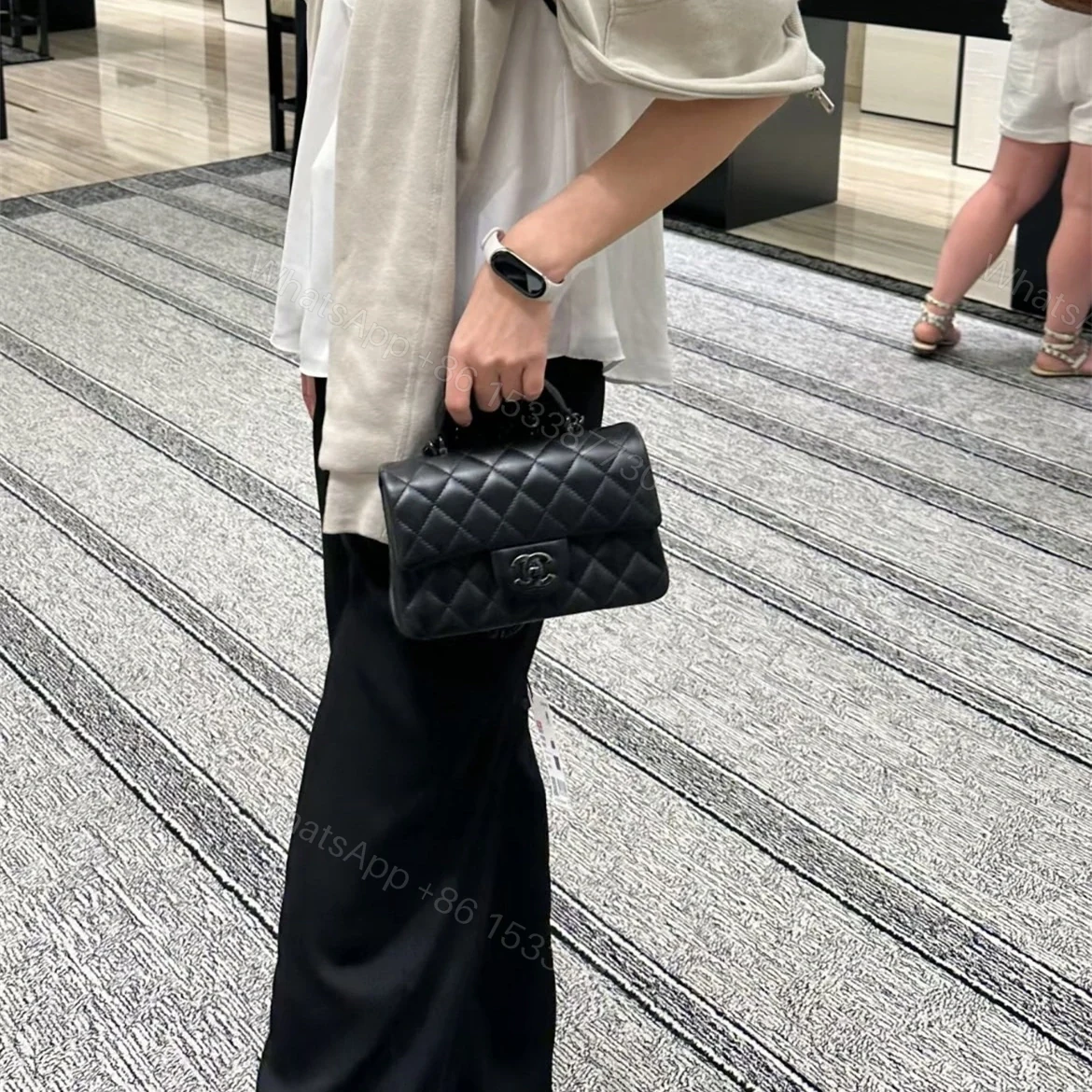 View 17 of 高仿Chanel24A*CF系列AS2431小羊皮手柄包免檢版