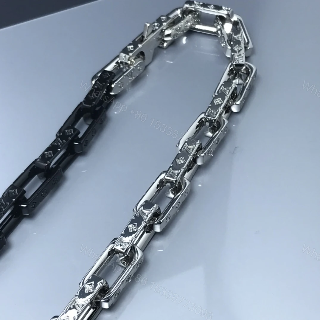 View 2 of EN – Lux LV Necklaces 018