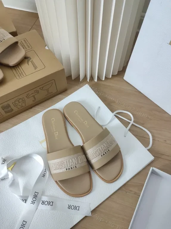 Chic Leather Sandals: Designer-Inspired, All-Day Comfort — view 1