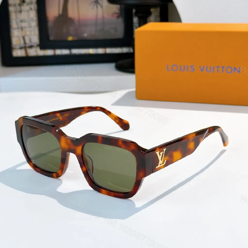 Bold Tortoishell Sunglasses with LV Detail: Everyday Luxury Elevation — view 1