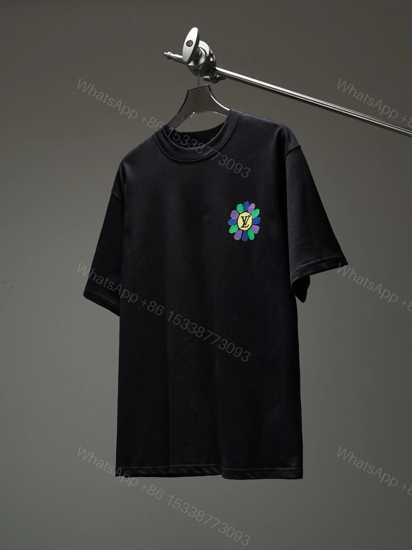 LV 原單男款花卉刺繡黑色短袖T恤 潮流百搭款 — view 1