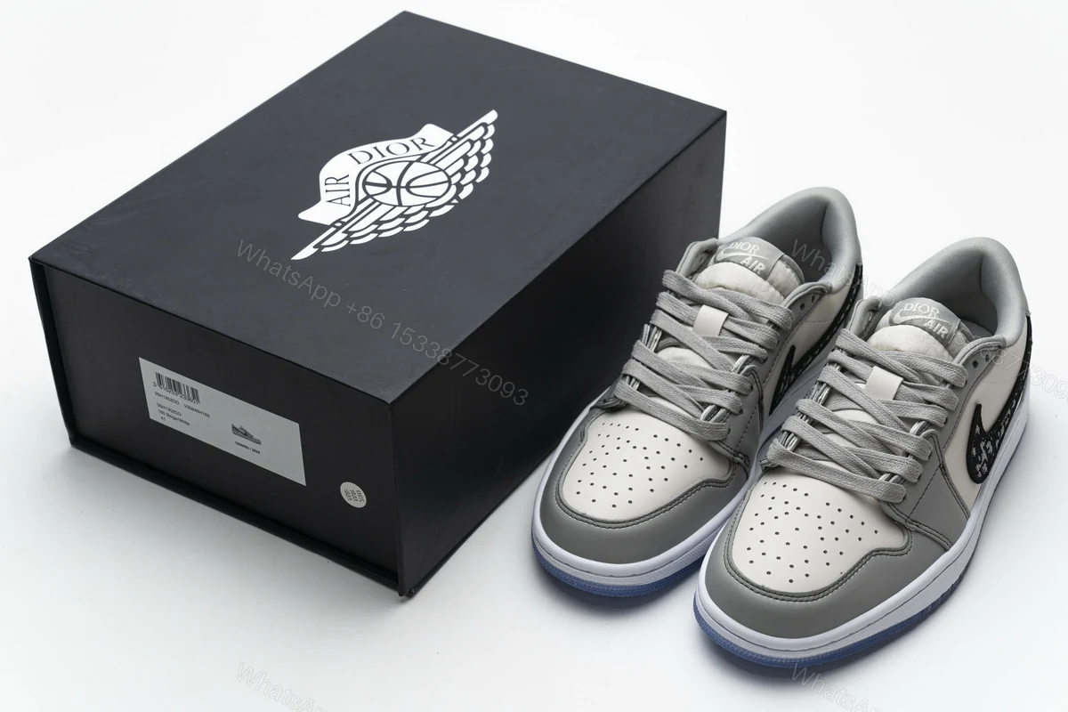 Air Jordan 1 Retro Low Dior CN8608-002 — view 2