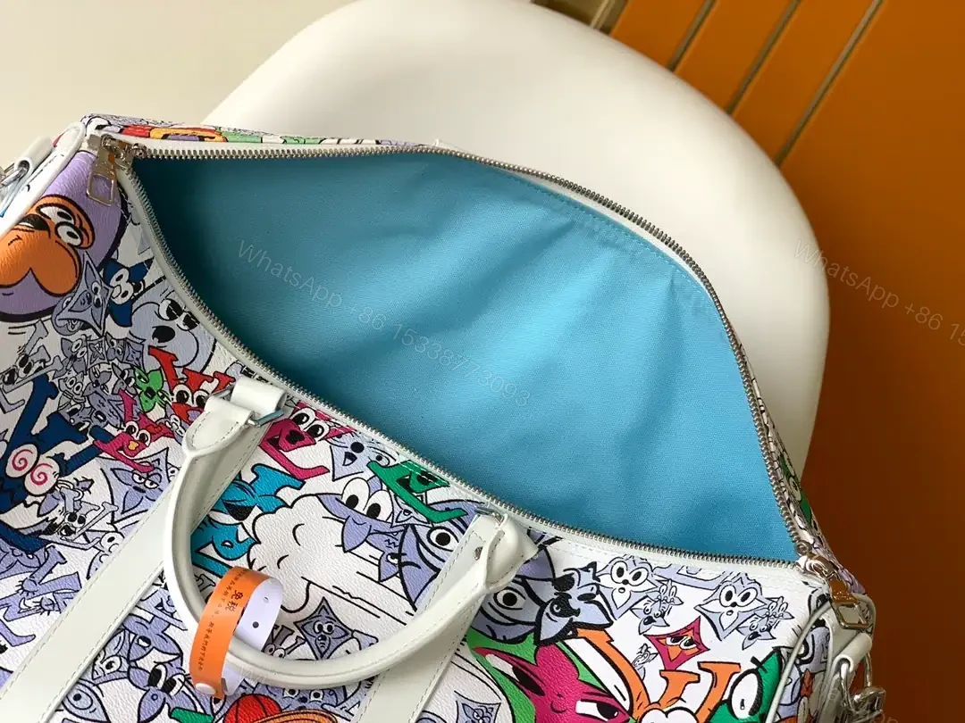 View 4 of LOUIS VUITTON KEEPALL BANDOULIÈRE 50 – LBV423