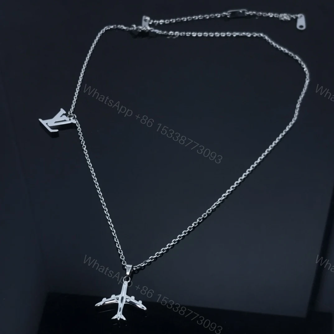 EN – Lux LV Necklaces 086 — view 1