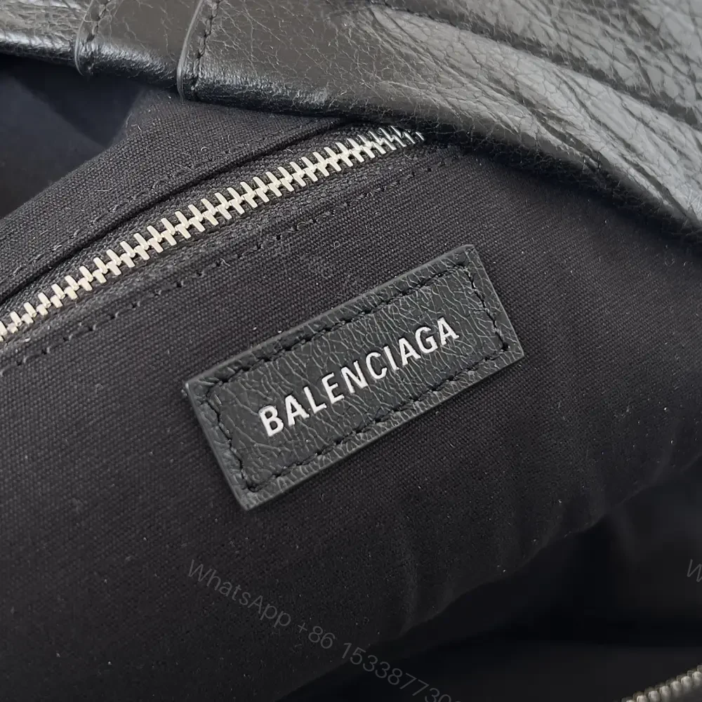 View 5 of 高仿BalenciagaLeCagole系列鉚釘雙肩包