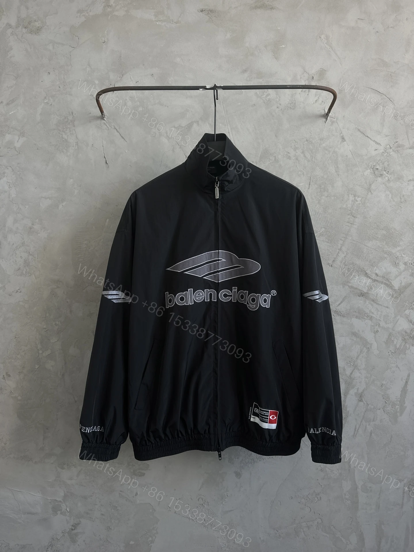 Balenciaga一比一男款運動外套 黑灰配色大Logo設計 — view 1