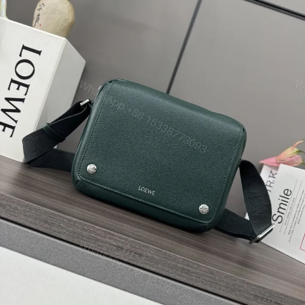 Rich Leather Crossbody: Minimalist, Everyday Versatility — view 1