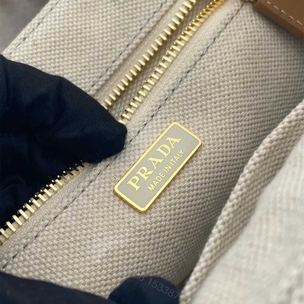View 9 of 高仿Prada*1BA038刺繡徽標Tote手袋白色Mini免檢版
