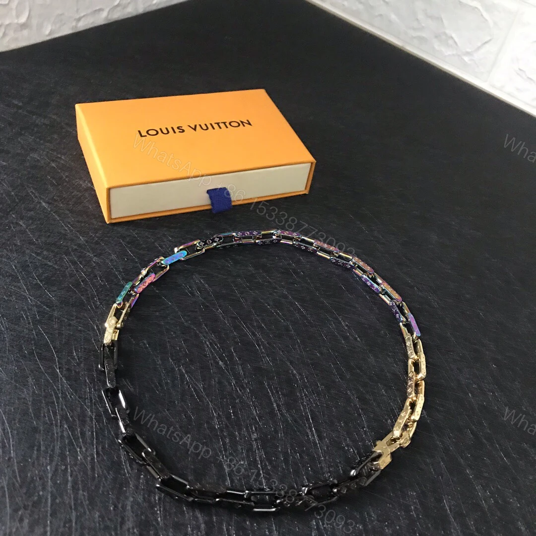 EN – Lux LV Necklaces 071 — view 1