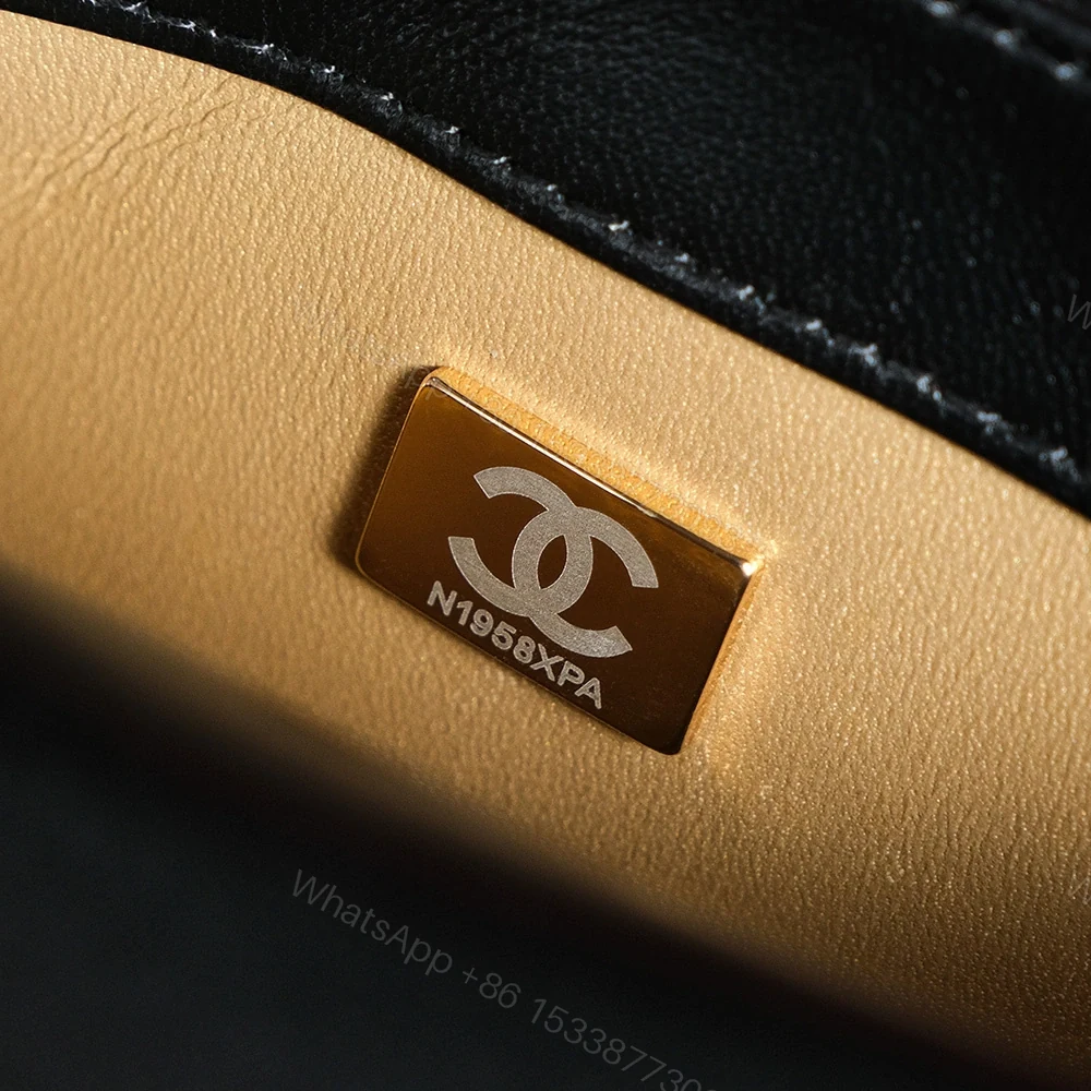 View 21 of 高仿Chanel*22P系列AS3139小羊皮腋下單肩包免檢版