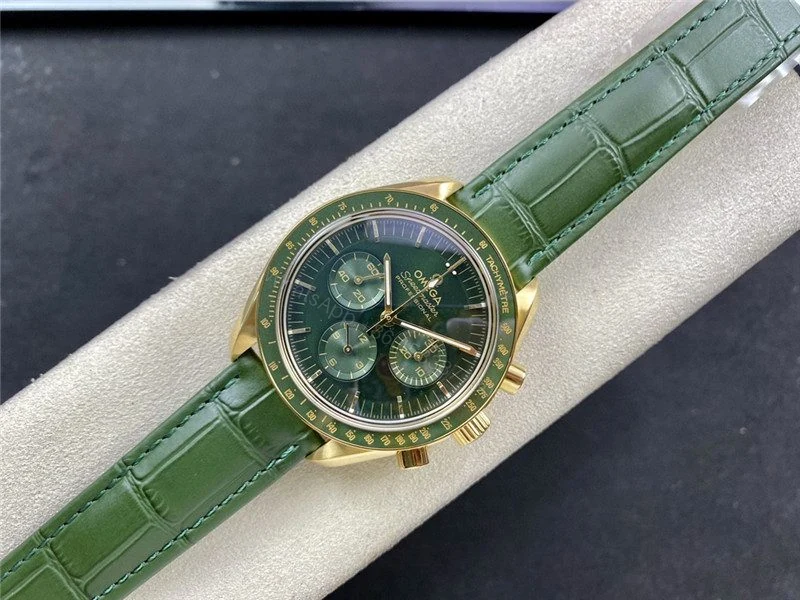 View 6 of Replica Omega Speedmaster Moonwatch Green Dial