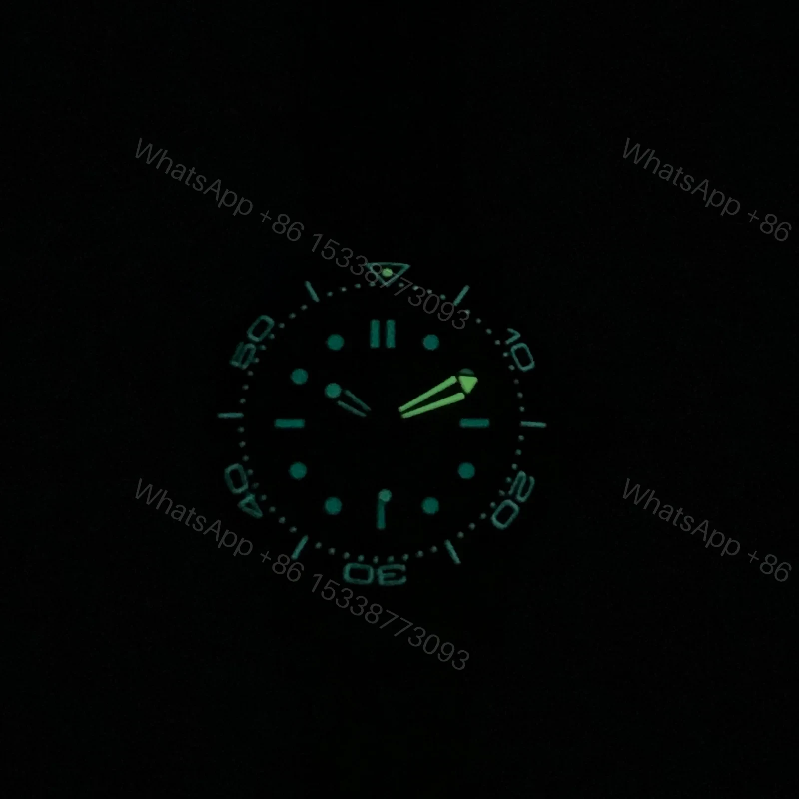 View 9 of Omega Seamaster Diver 300M Master Co-Axial 42 James Bond No Time to Die Bracelet 210.90.42.20.01.001