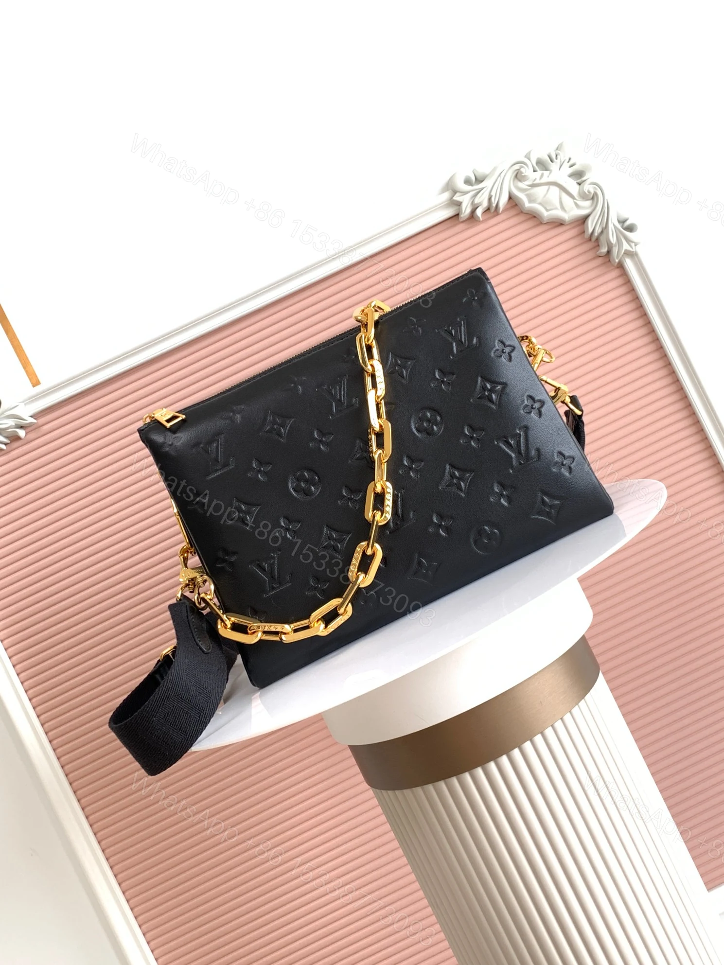 LV 精品仿製黑金壓紋鏈條郵差包 奢華風格人氣熱賣款 — view 1