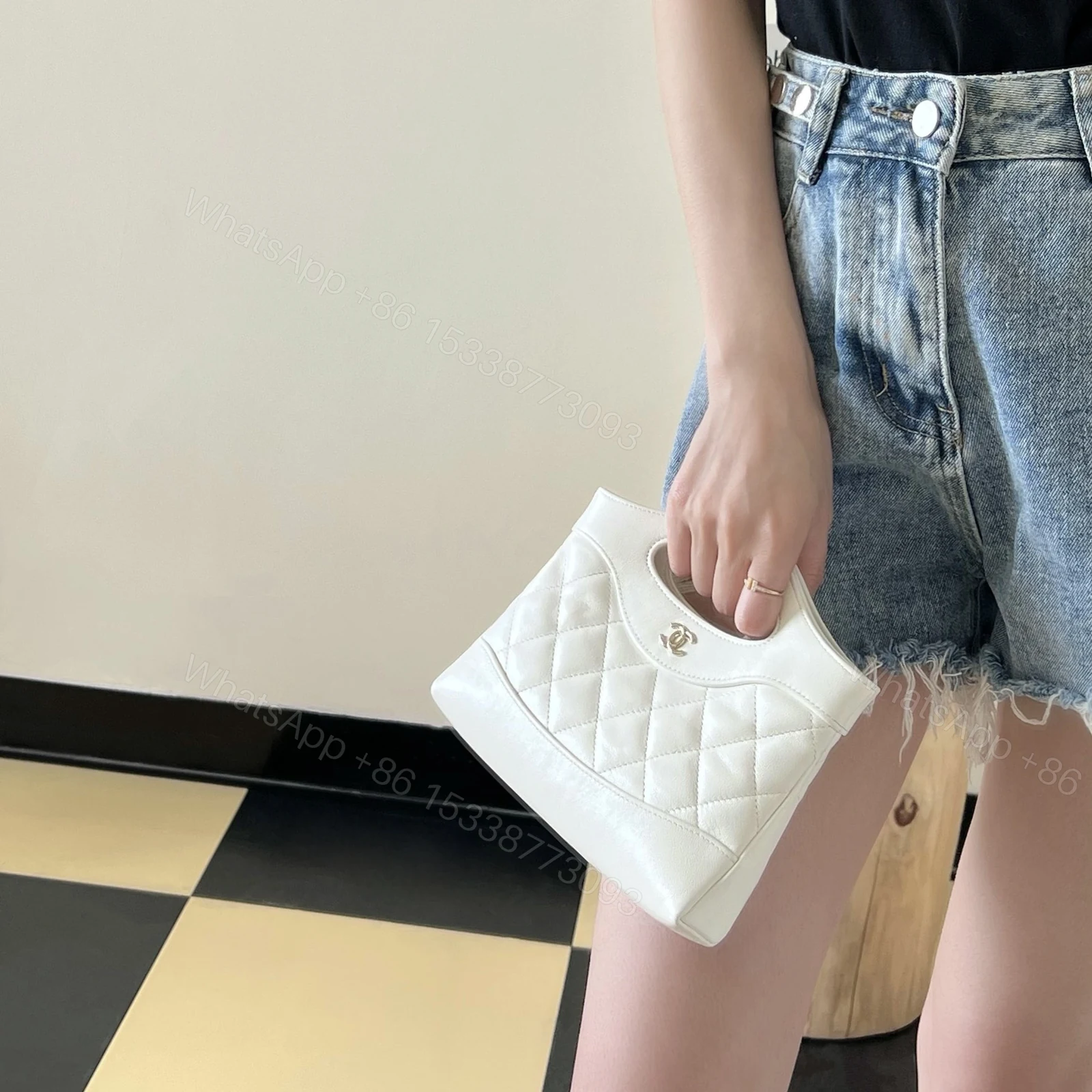 View 22 of 高仿Chanel*24S春夏系列AP3656單肩包白色免檢版