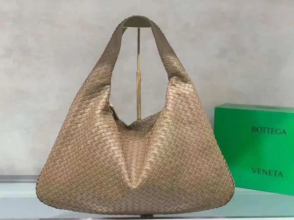 BOTTEGA — view 1