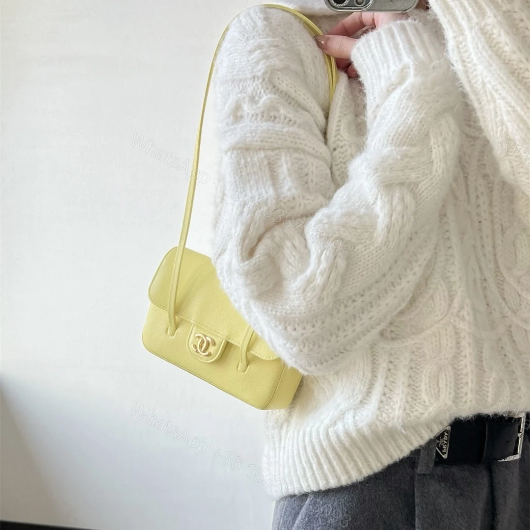 View 22 of 高仿Chanel*26P系列AP5068小牛皮單肩包小雞黃Mini免檢版