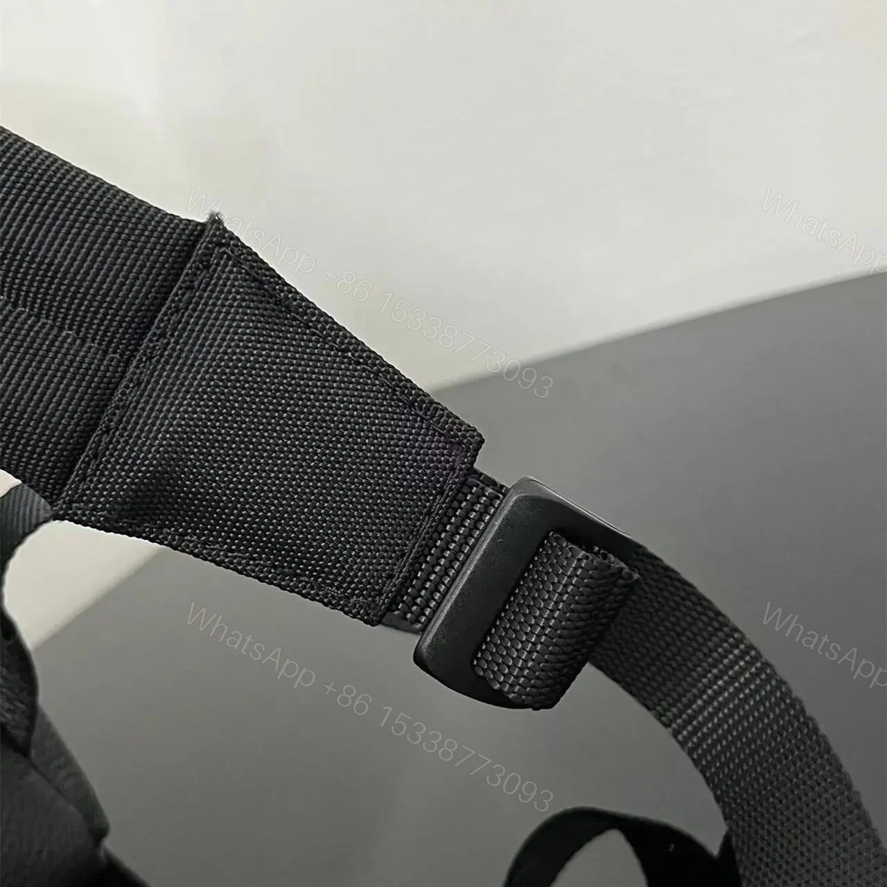 View 12 of 高仿BalenciagaExplorer系列小牛皮背包XS