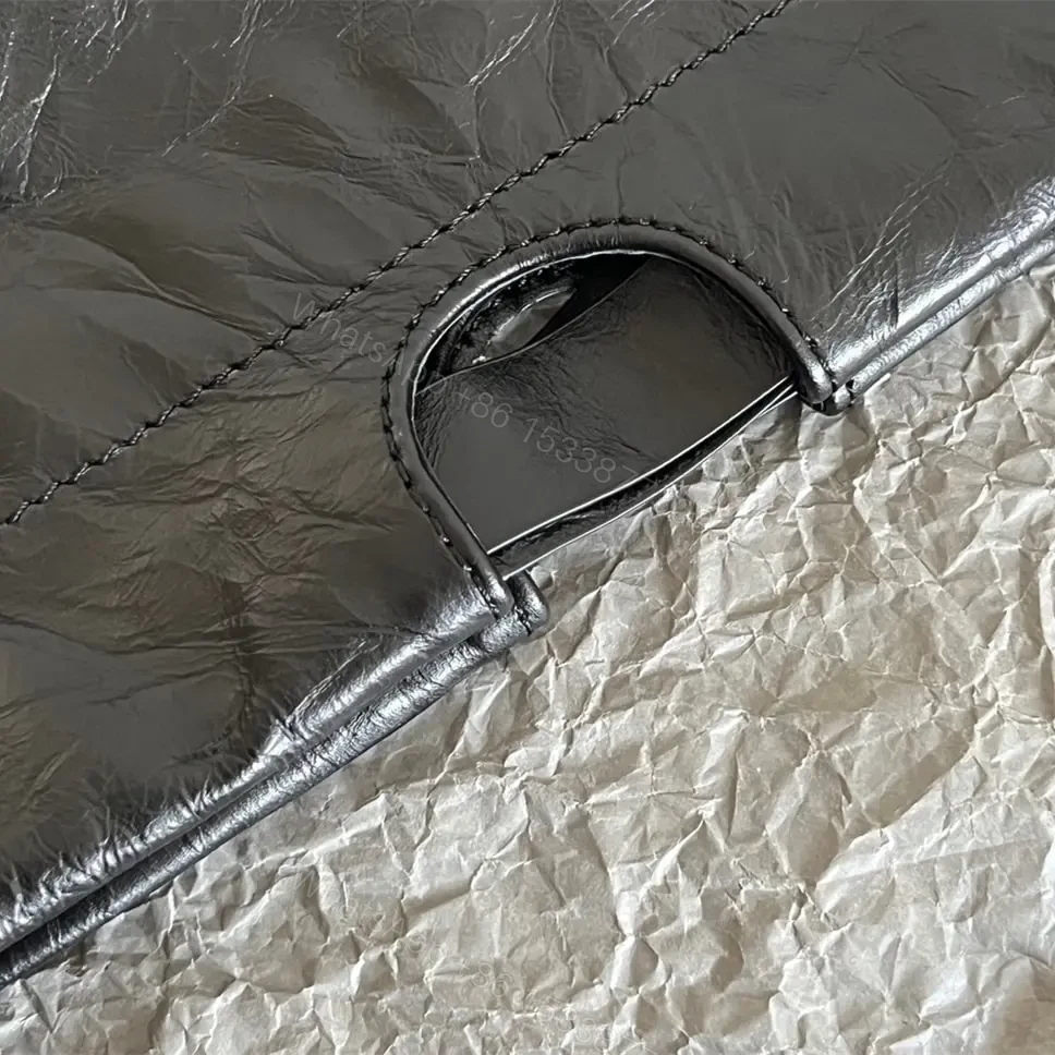 View 13 of 高仿Balenciaga2023年新款Crushtote垃圾袋小號