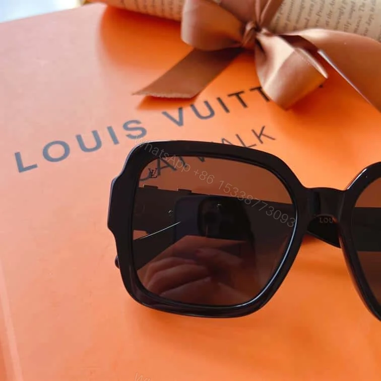 View 2 of LV SUNGLASSES – GLVT10