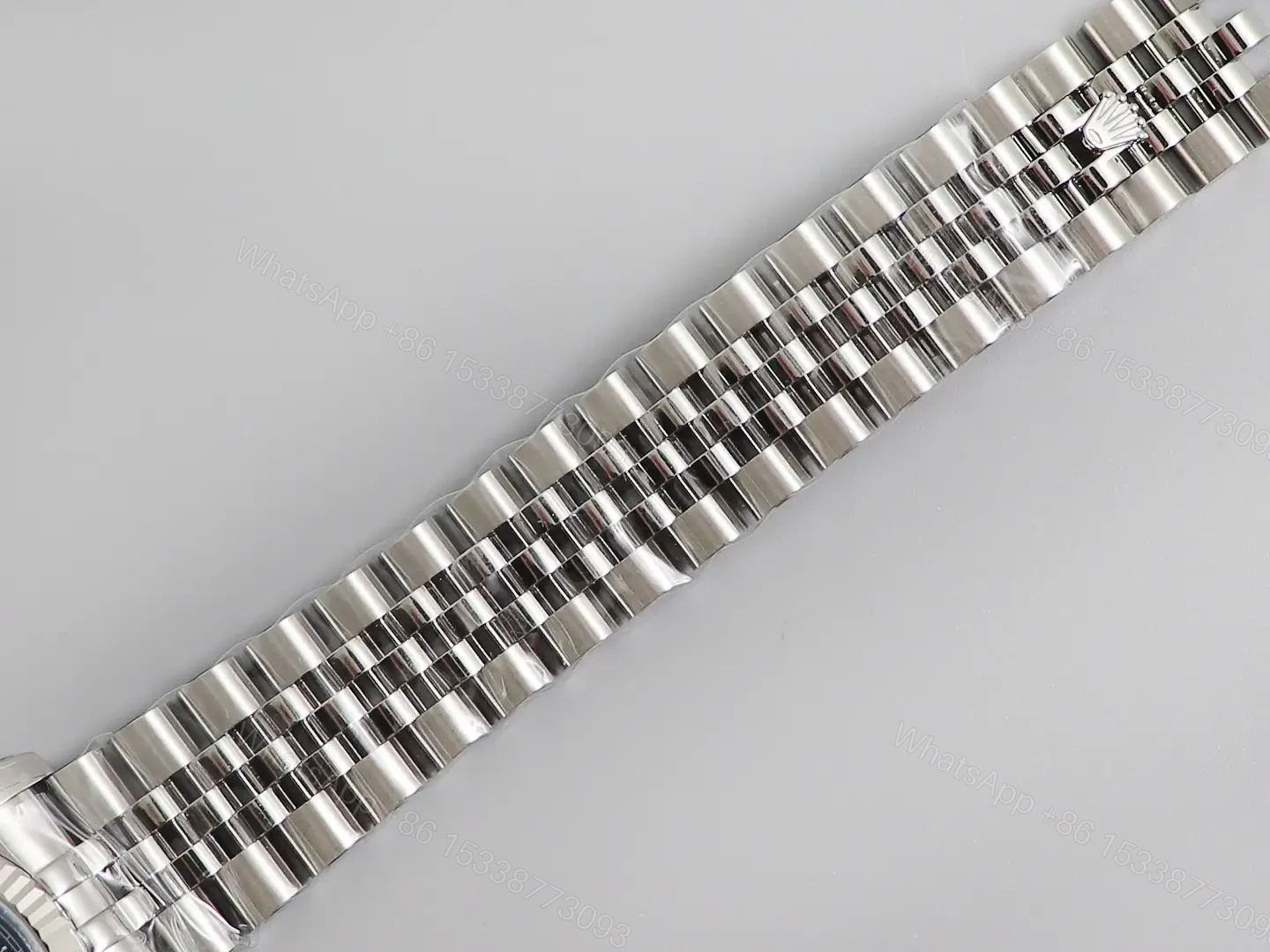 View 7 of Rolex Datejust 41 Stainless Steel Fluted Blue – Roman Dial Jubilee 126334-0026
