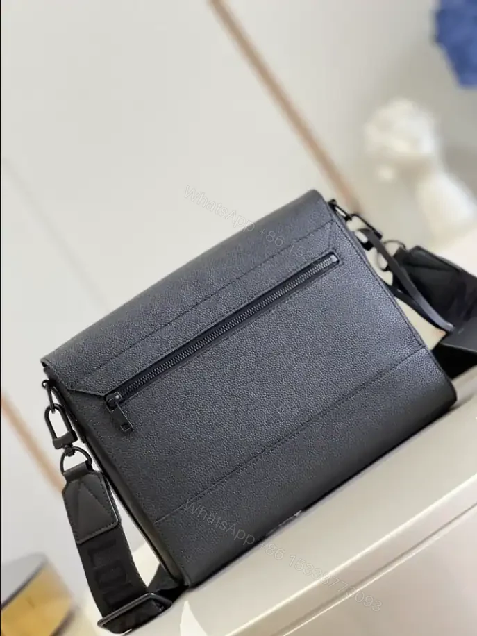 View 4 of LOUIS VUITTON TAKEOFF MESSENGER – LBV411