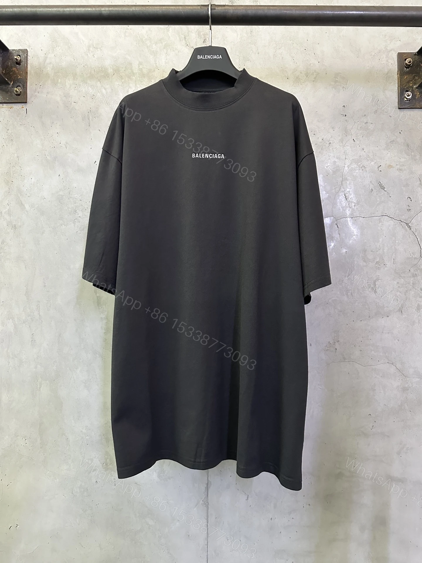 Balenciaga A貨 男款極簡Logo短袖T恤 潮流休閒百搭款 — view 1