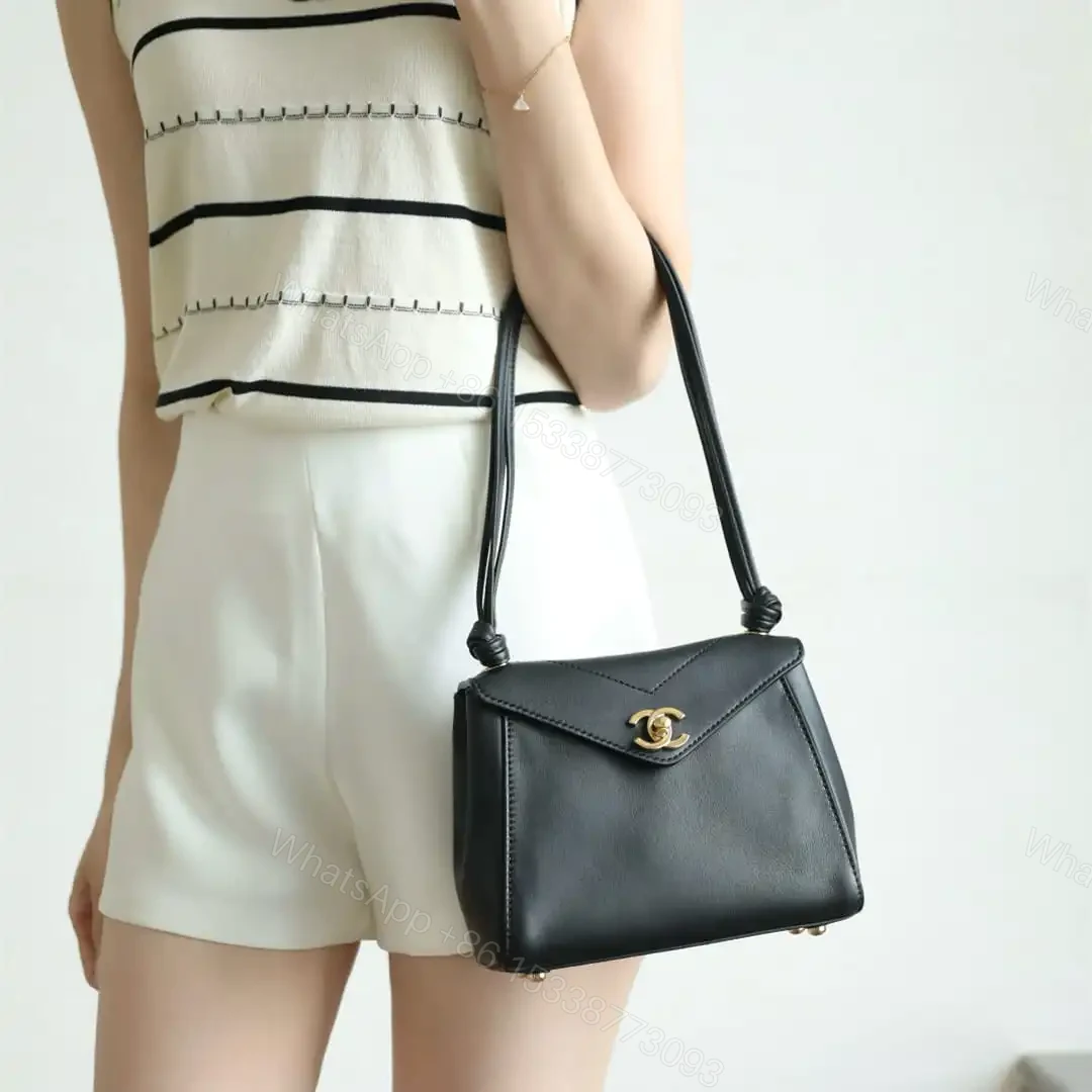 View 22 of 高仿Chanel*26A系列AS6223高級手工坊口蓋包黑色小號免檢版