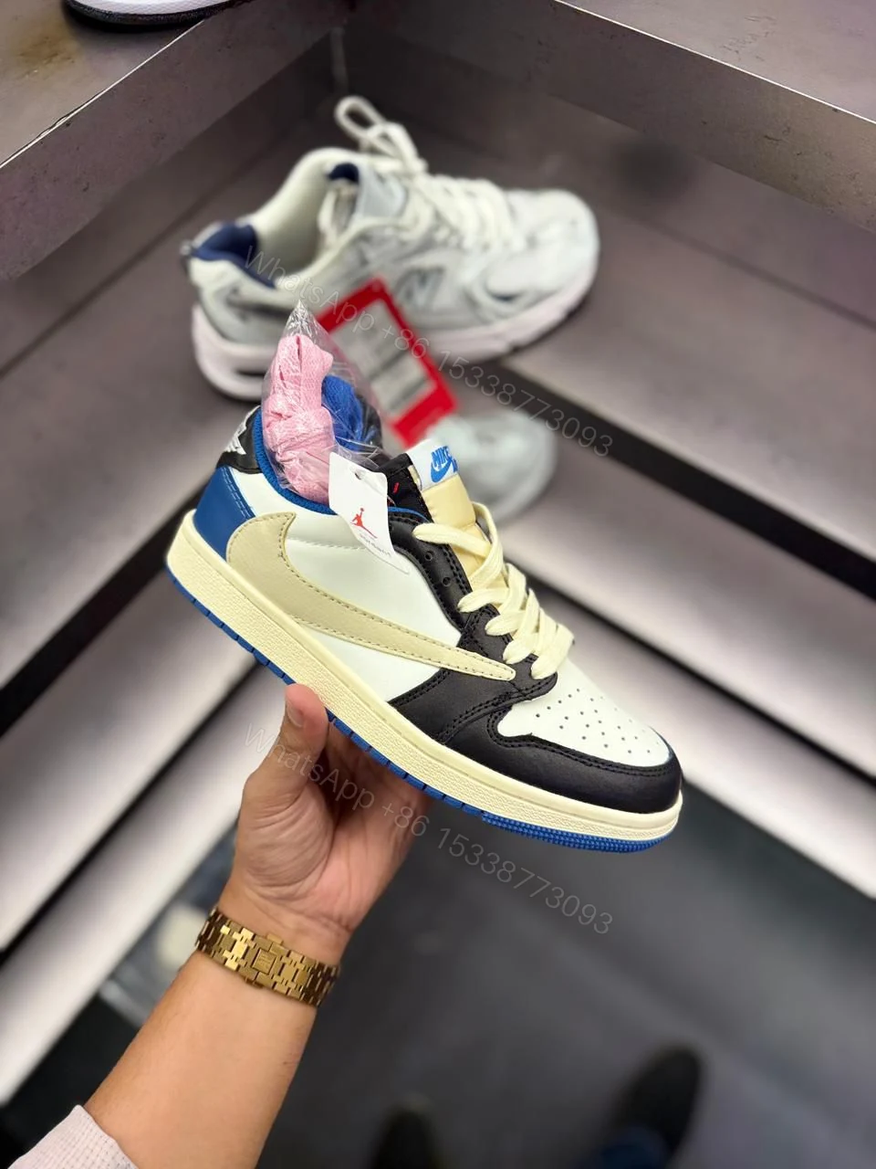 First Copy Air Jordan Retro 1 Travis Scott x Fragment — view 1