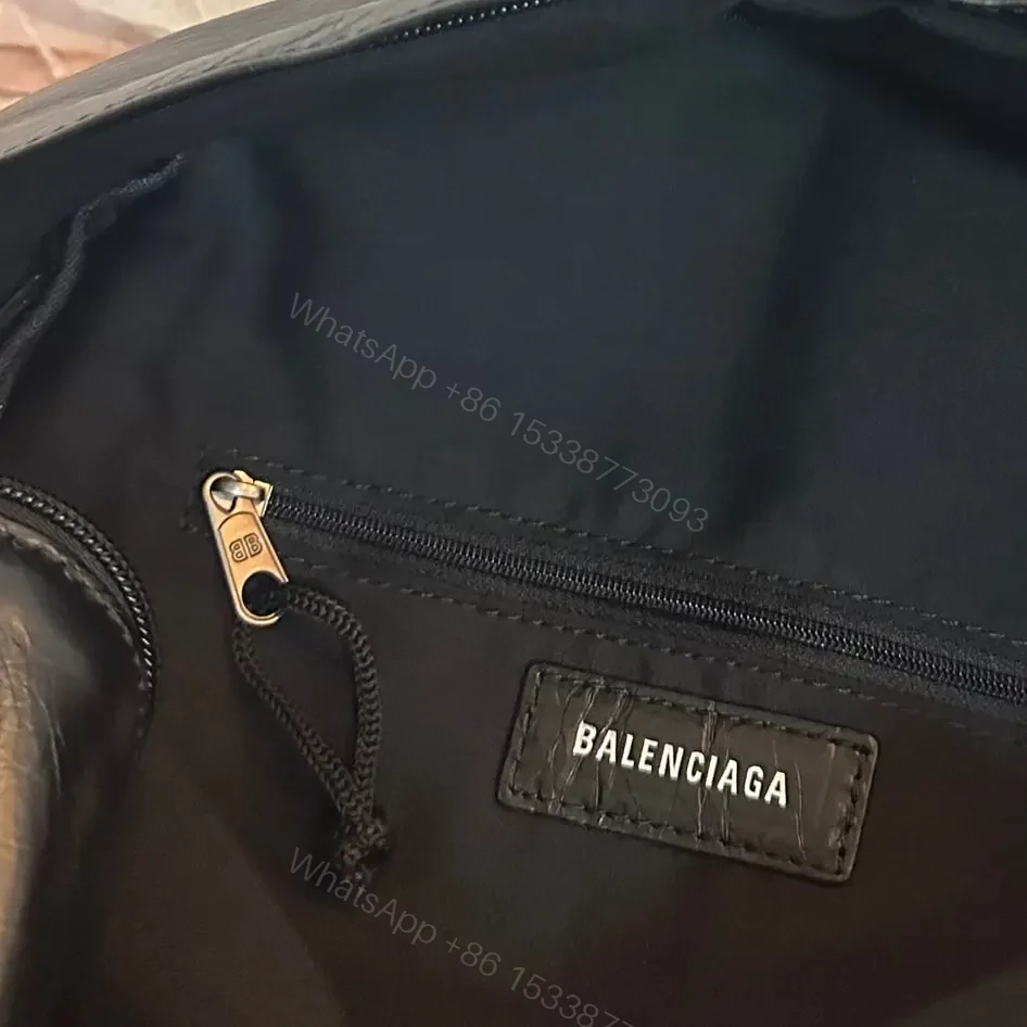 View 9 of 高仿BalenciagaExplorer系列小羊皮雙肩包m