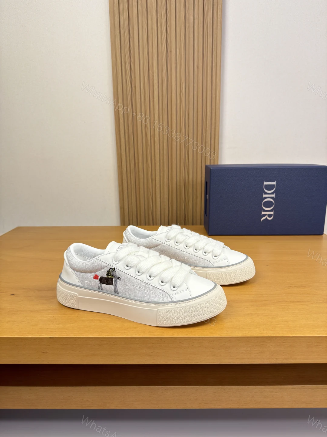 Dior 一比一休閒板鞋 男款刺繡小馬厚底休閒鞋 白色百搭精品運動鞋 — view 1