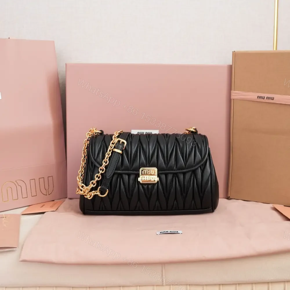 高仿miumiu*Matelasse系列5BD266單肩斜挎包黑色免檢版 — view 1
