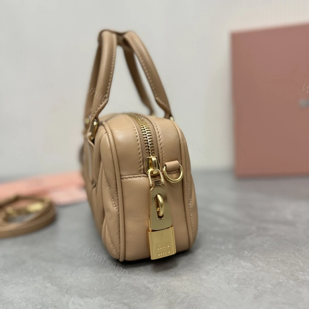 View 4 of 高仿miumiu繆繆TooPretty系列5BB123保齡球手袋棕色