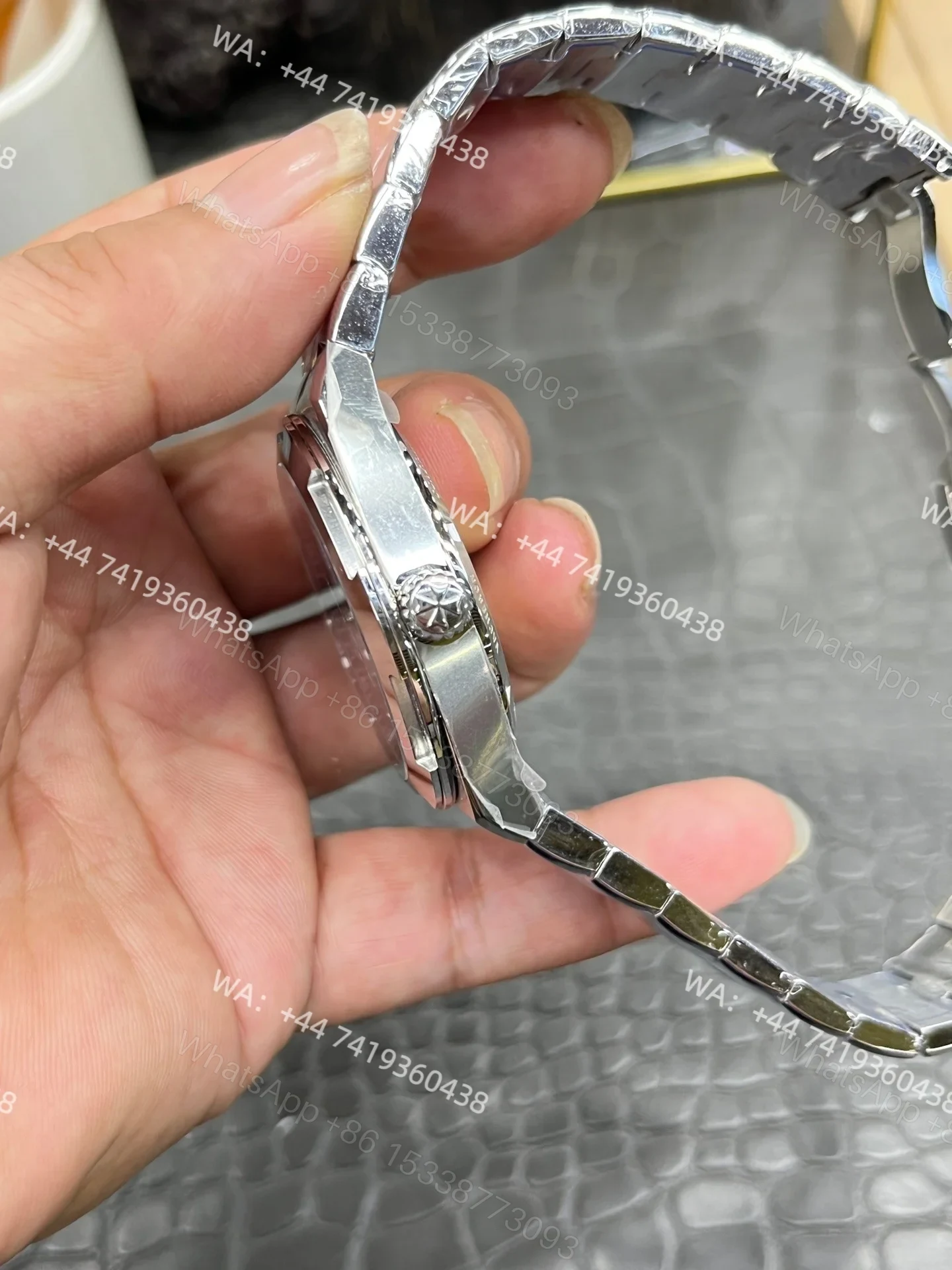 View 9 of Super Clone Vacheron Constantin Overseas 4500V/210A-B128 – Stainless Steel Blue Dial Watch