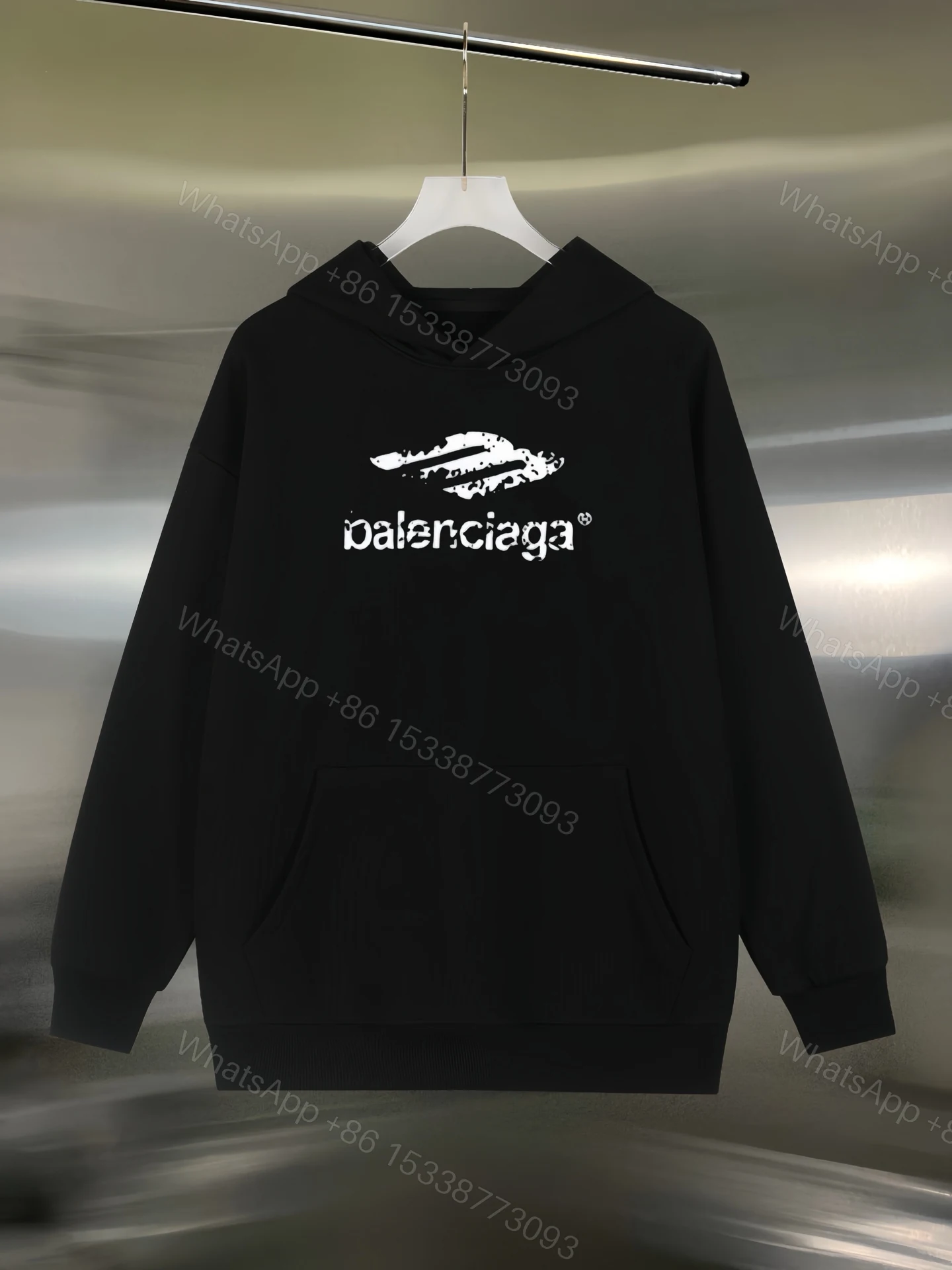 Balenciaga一比一男士連帽衛衣 黑色破壞風標誌設計 潮流搶眼款 — view 1
