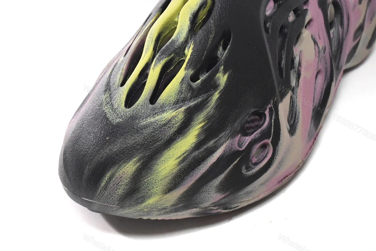 View 4 of adidas Yeezy Foam Runner MX Carbon IG9562
