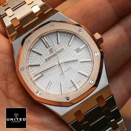 View 9 of Audemars Piguet Royal Oak 15400SR.OO.1220SR.01 Replica