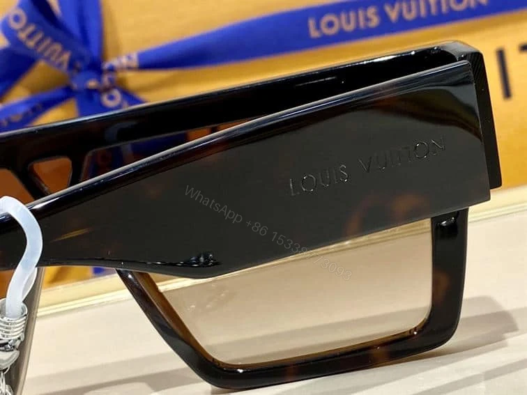 View 3 of LV SUNGLASSES – GLVT08