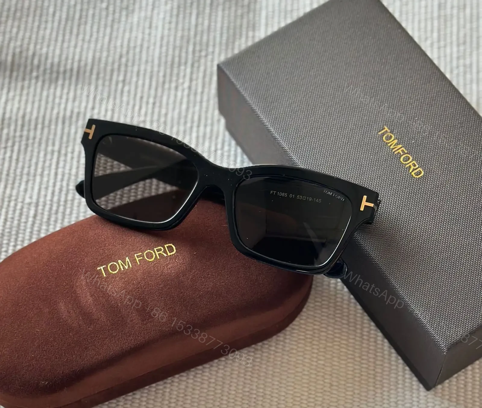 TOM FORD — view 1