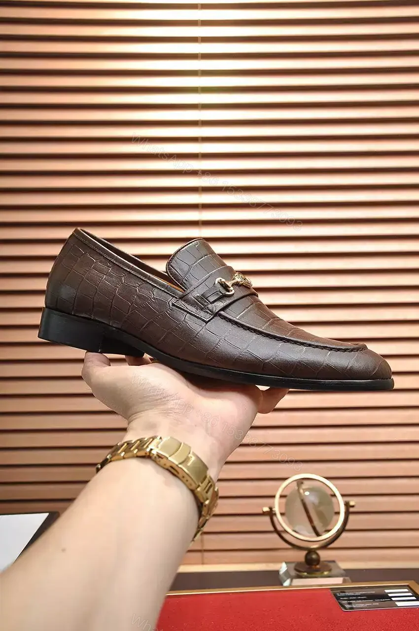 View 8 of GUCCI JORDAAN LOAFER IN BROWN CROCODILE – LDG27