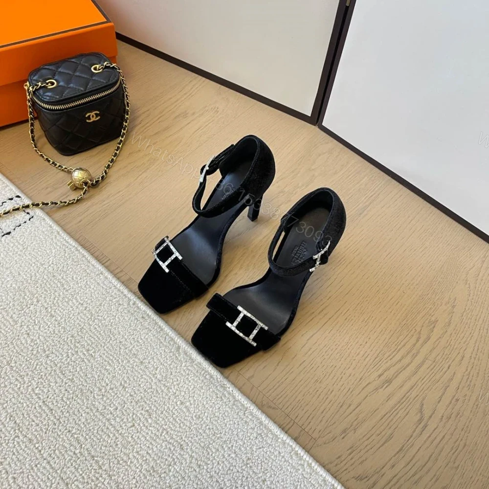 View 2 of 高仿Hermes*Judy系列H242025Z023露趾涼鞋天鵝絨10.5CM黑色免檢版