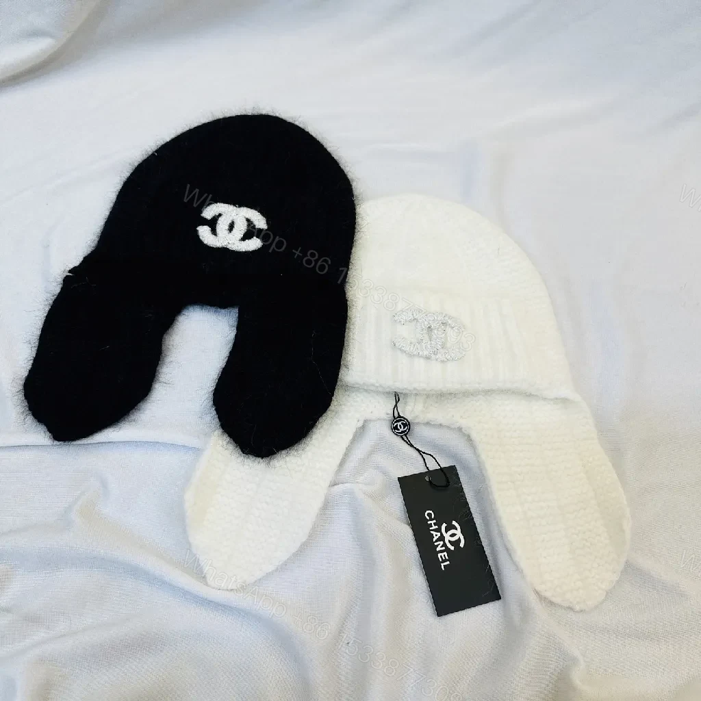 White Knit Trapper Set – Luxe Designer-Inspired Warmth, Earmuff & Scarf — view 1