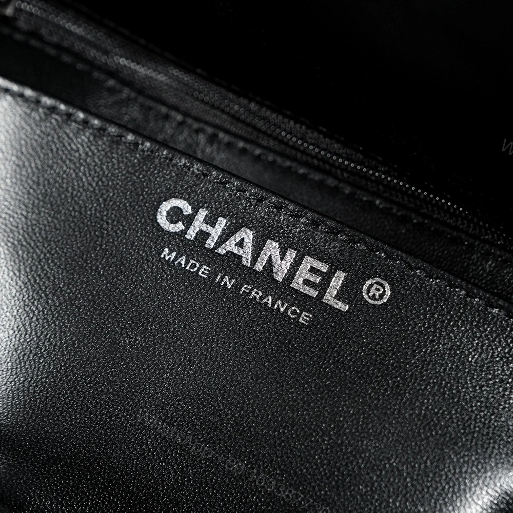 View 20 of 高仿Chanel*24K系列A01112羊毛粗花口蓋包小號免檢版