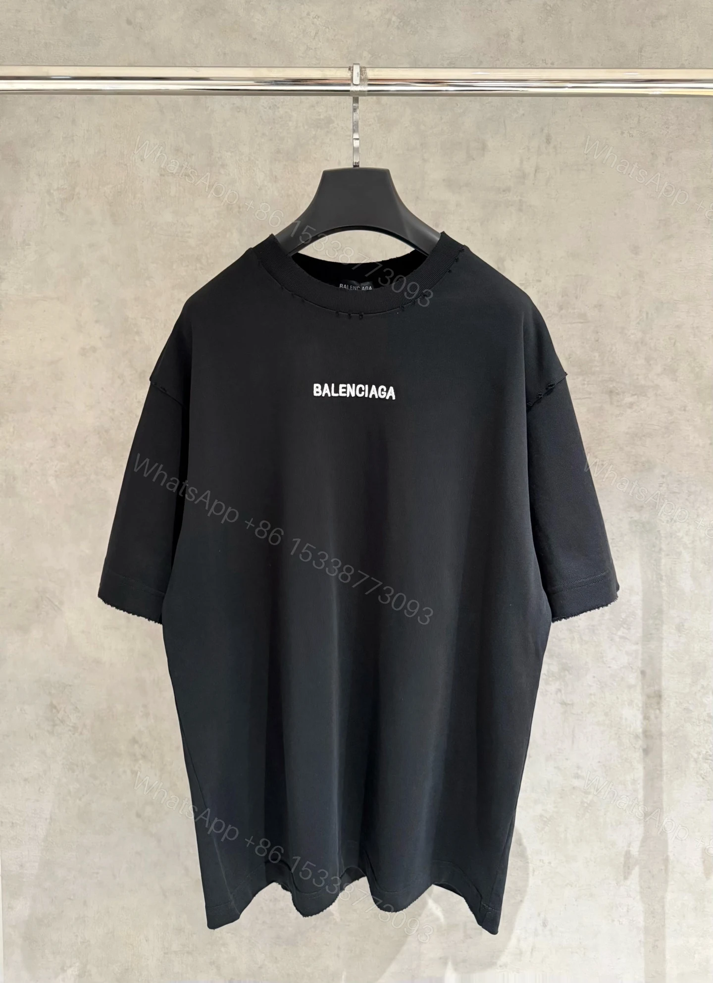 Balenciaga一比一黑色短袖T恤白色刺繡LOGO設計經典款 — view 1