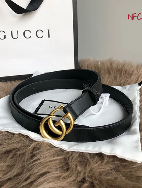 View 2 of Gucci古驰2020春夏系列双G标识女士窄版黑色皮革腰带