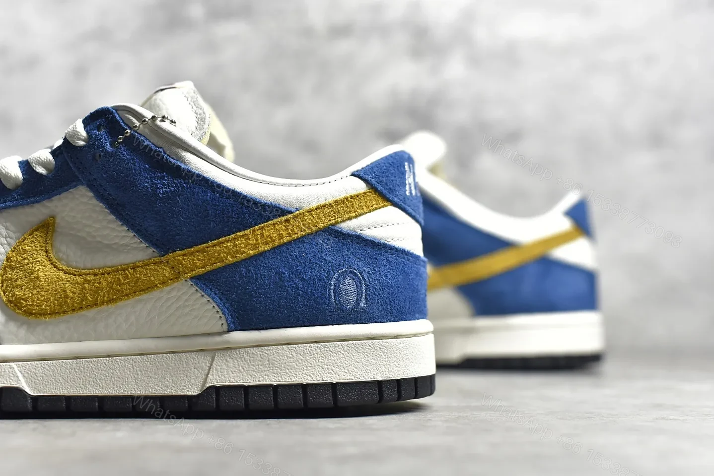 View 5 of DUNK SB LOW x KASINA “80s Bus” Reps