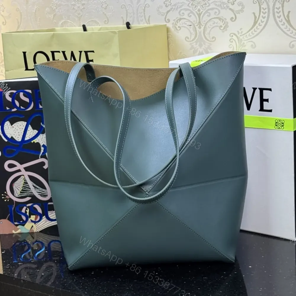 View 2 of 高仿Loewe*Fold系列4535小牛皮Tote手袋綠色中號免檢版